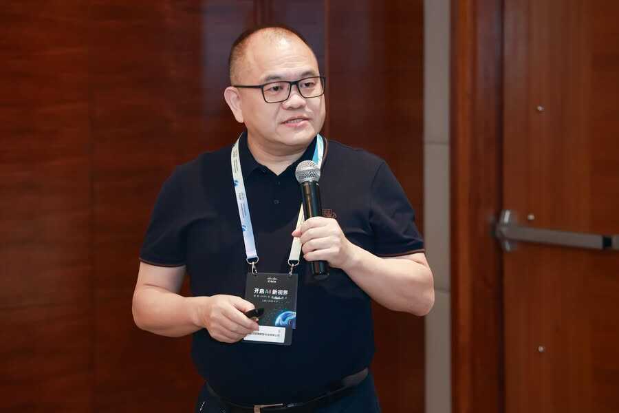 《AI技术浪潮下：超擎数智的探索与实践》