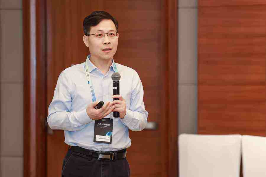 《倾力构筑AI生态，思科打造大模型时代的生力军》