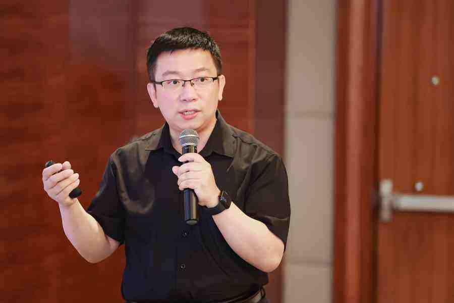 《倾力构筑AI生态，思科打造大模型时代的生力军》