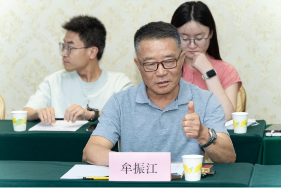 《2025阿尔金山综合科学考察总结会暨“猛士科技赋能中国科学探险事业——猛士M817科探用车交流会”成功召开》