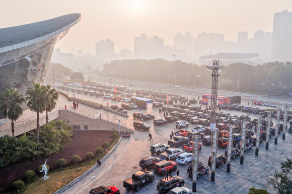 《热力全开，激情收官！第三届越野生态大会趣味越野体验燃动襄阳》