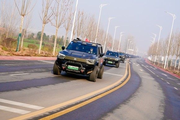 《热力全开，激情收官！第三届越野生态大会趣味越野体验燃动襄阳》