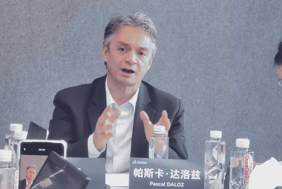 《从追赶者到领航者：达索系统掌门人的中国洞察》