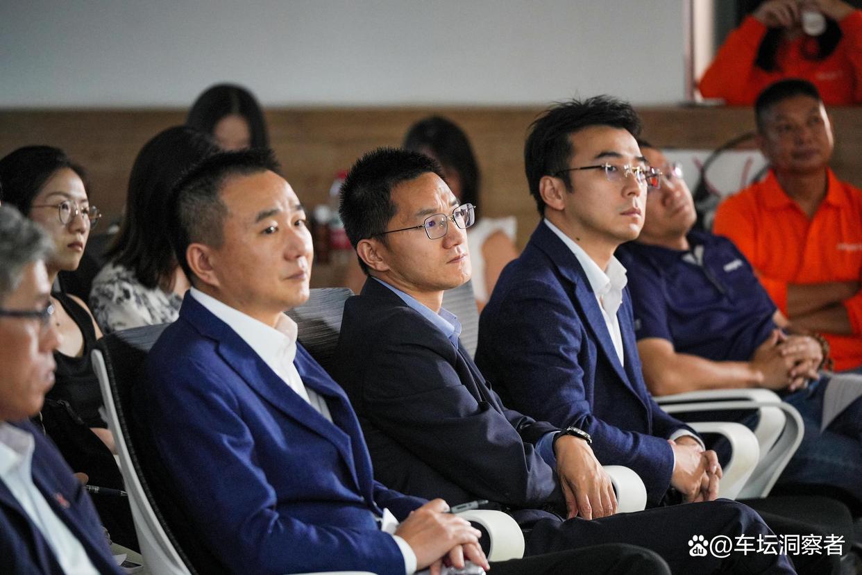 车规芯片凭啥便宜70%?安世中国用一块12英寸晶圆把价格打下来了插图1 《车规芯片凭啥便宜70%?安世中国用一块12英寸晶圆把价格打下来了》