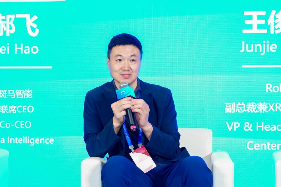 《斑马智能AutoOmni2.0发布：能力堪比10倍参数量云模型》