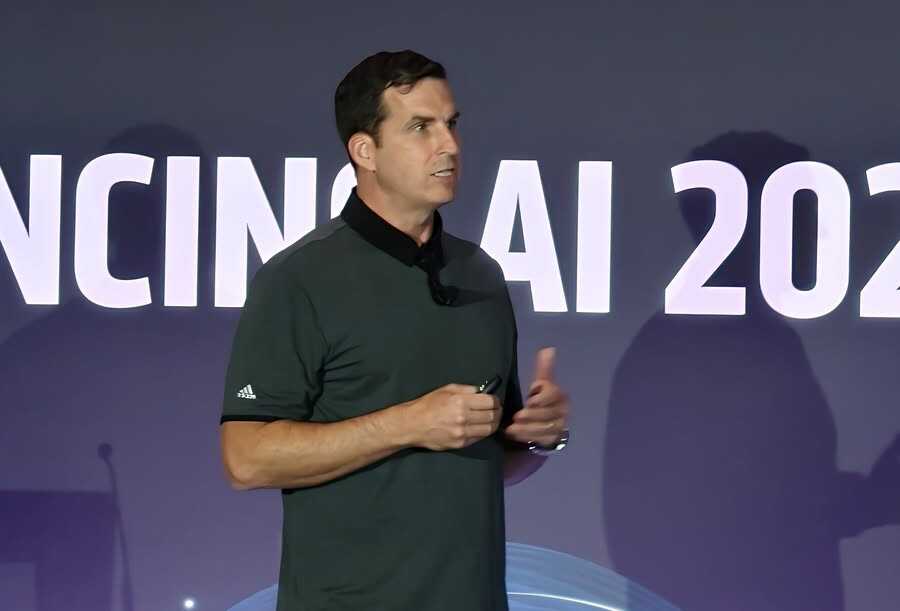 《同台Advancing AI 2026：AMD、思科联手把企业AI“拉”回桌面》