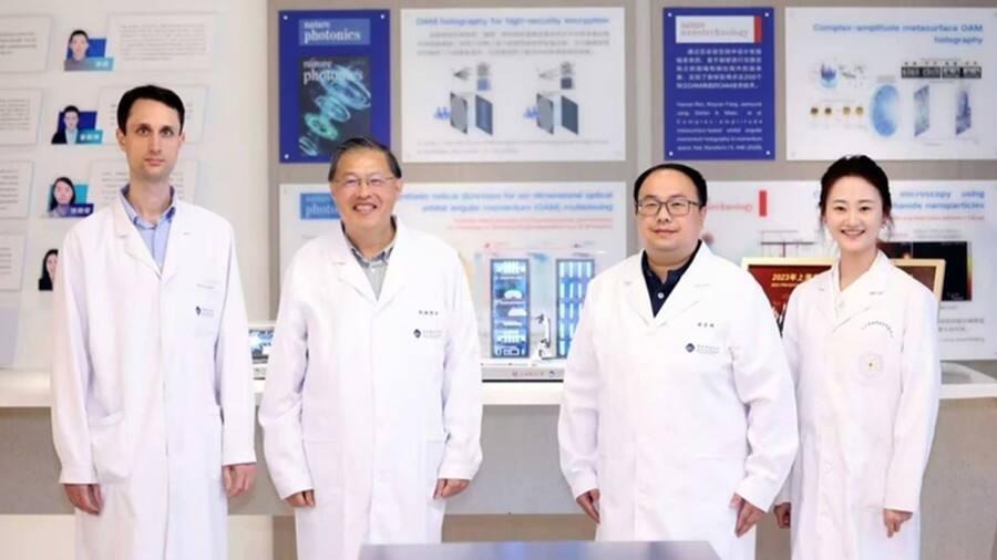 《上海理工团队研发单光束多维光存储，单点可存10bit信息》